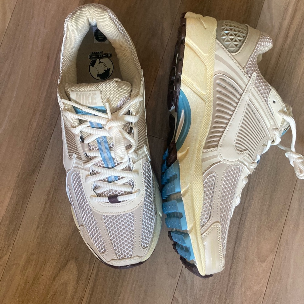 Nike Zoom Vomero 5 Sneaker 'Oatmeal' | Women 9.5 | Men 8